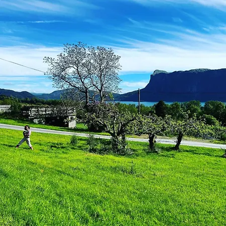 Semesterbostad Oen 1